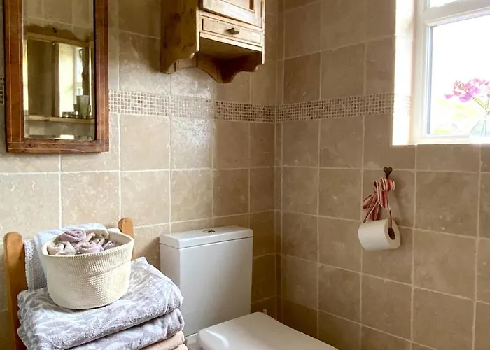 Furthest Point West Проживание в семье Балликоннили